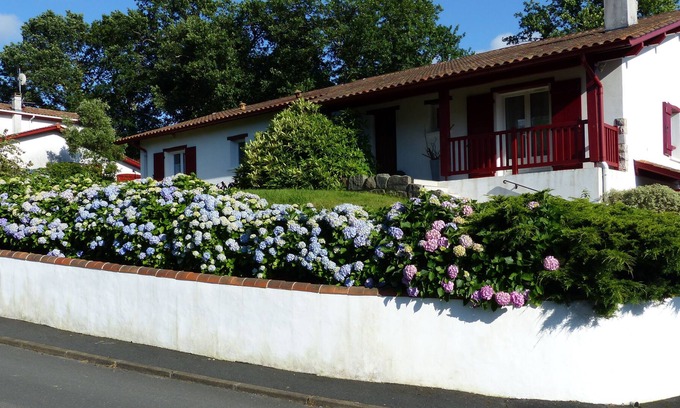 Ascain Apartment | House in Ascain, Basque Country, near beach, mountain and Spain