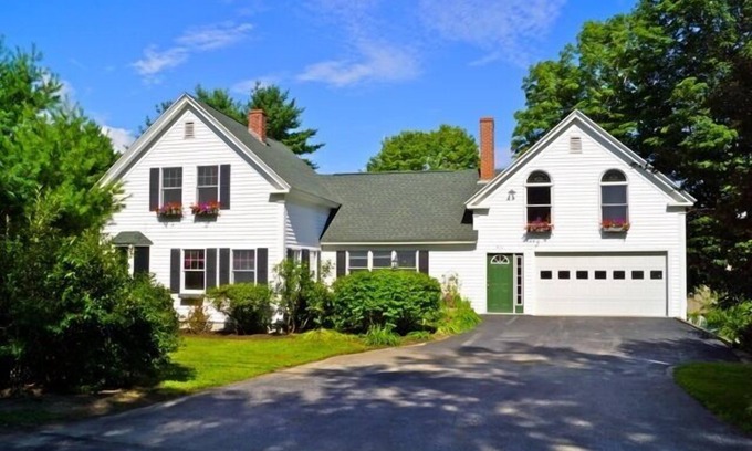 South Casco House | House in exceptional condition on Thomas Pond