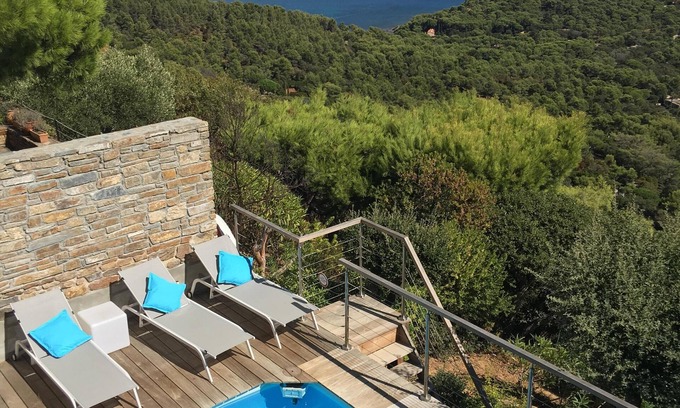 Cap Benat House | House in Gaou Bénat private domain, exceptional sea view, pool