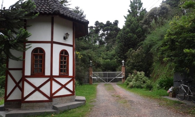 Vila Inglesa Condo | House in Gated Community 1.2 km from Famous Baden Baden.