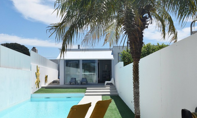 Meco Villa | House in Meco Pool