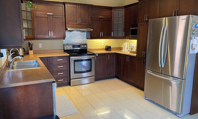 Cartierville House | House in montreal, close to bus stop, metro station, daycares, grocery stores