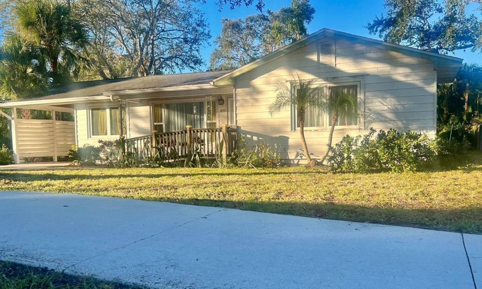 Sarasota House | House in Sarasota between Downtown & Siesta Beach