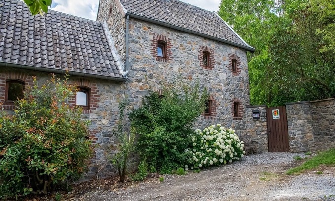 Aubel House | House in Sint Jansrade with Pool