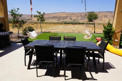 HaZoreim Apartment | House in the farm מקום שומר שבת וכשרות