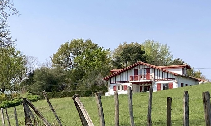 Ahetze House | House in the Meadow Guethary