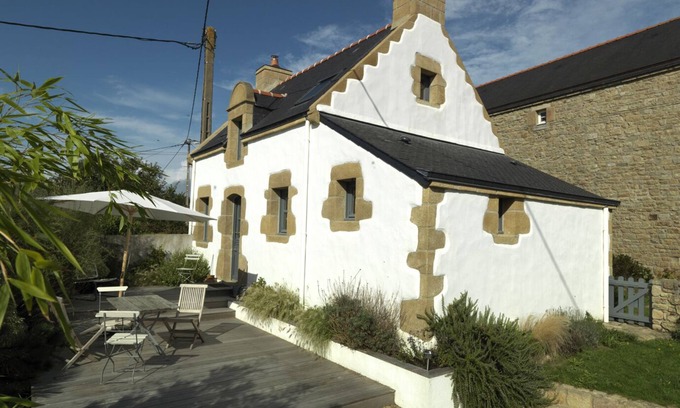 Plouharnel House | House in the village of Sainte Barbe
