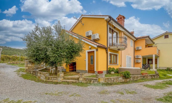 Ankaran House | House In The Vineyards - Happy Rentals