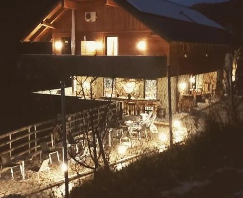 Hrastnik House | House Jaro