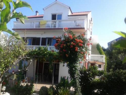 Rtina Apartment | House Katarina