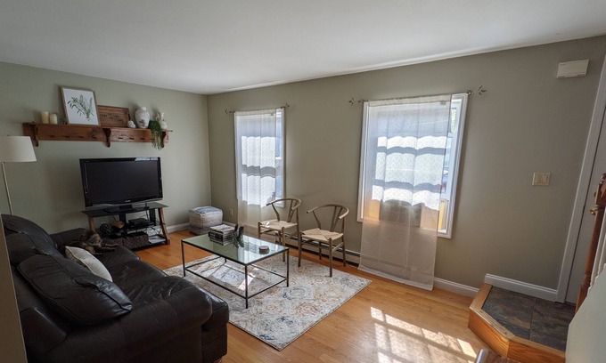 New Milford House | House located near Candlewood Lake