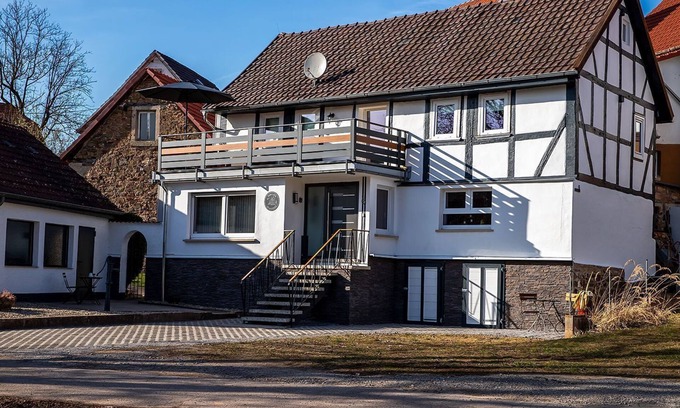Voehl House | House Lotte