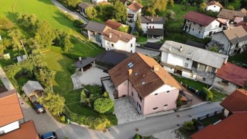 Kamno Apartment | House Maharac With 3 Apartments Till 18 Persons