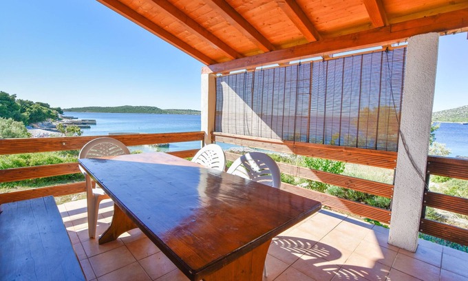 Tkon House | House Marina (81591-K1) - Tkon - island Pasman