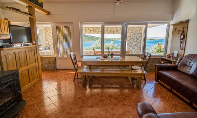 Tkon House | House Marko (14574-K1) - Tkon - island Pasman