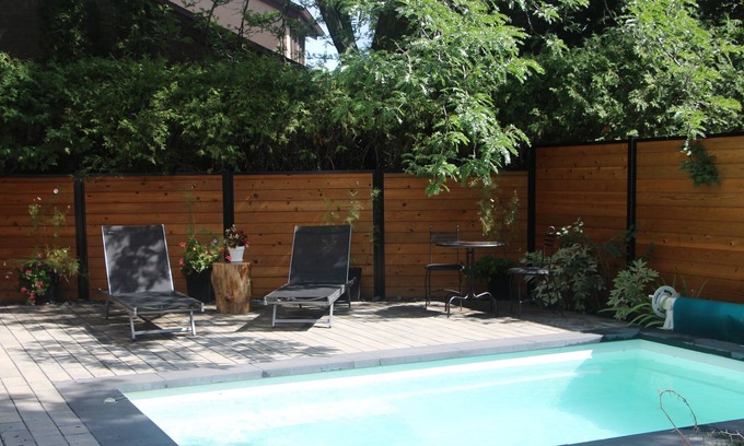 Longueuil House | House near Montreal with swimming pool
