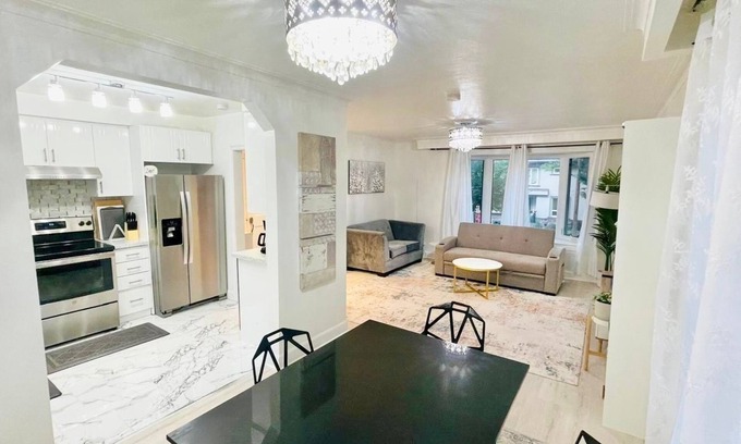 Toronto House | House near Toronto Pearson Airport