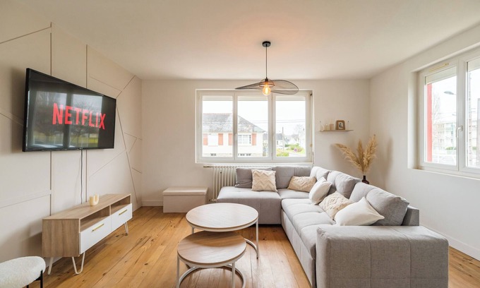 Guingamp House | House near town center with garden