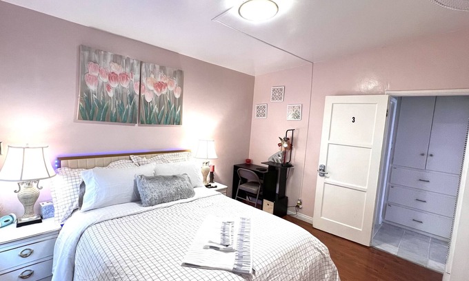 El Monte House | House-North El Monte 2 rooms 3 beds 1 bath 14 miles to DTLA