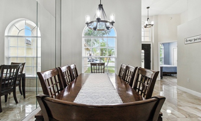 Town 'n' Country House | House of Comfort