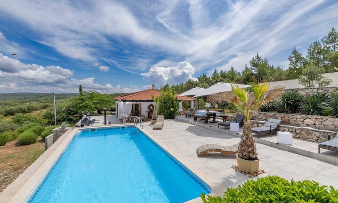 Gdinj Villa | House of Freedom by aneo travel