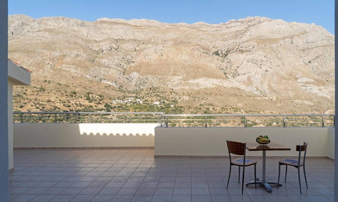 Akoumia House | House of Papadogiannis