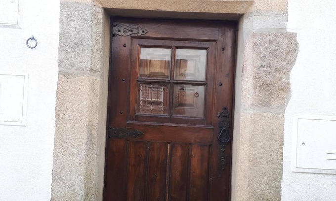 Santa Maria da Devesa Cottage | House of the Castle. The experience and the thrill of living within walls.