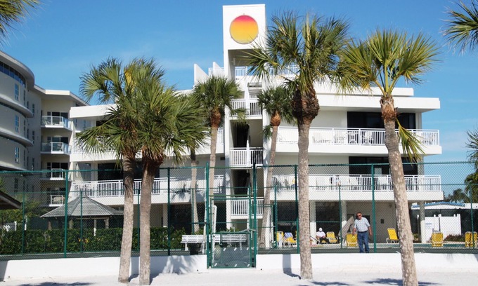 Siesta Key Condo | House of the Sun top floor 2/2 on the Gulf side with views of Gulf