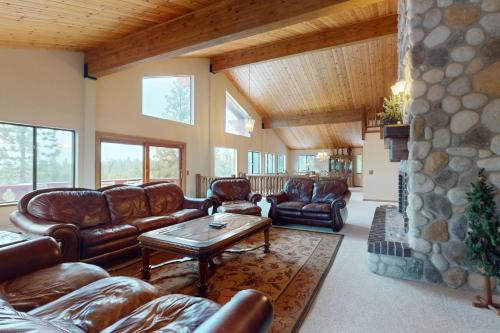 Montgomery Estates House | House on Cold Creek