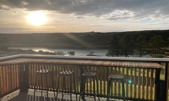 Port Campbell House | House on the hill