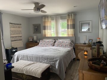 Cedar Lake House | House on the hill-beautiful Lake views. SHARED pier: fish and swim