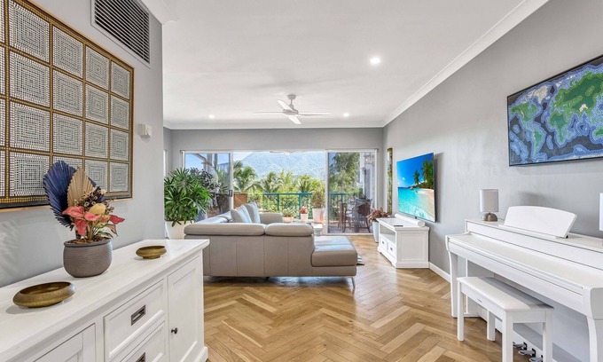 Mooroobool Apartment | House on the Hill Resort Cairns - Mountain Views