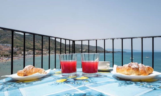 Cefalu Apartment | House on the sea and medieval wash house in Cefalù
