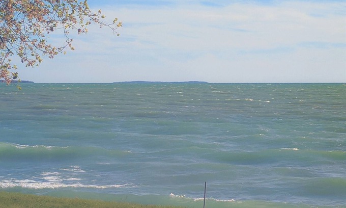 Carrying Place House | House On the Shore of Lake Ontario Near Presqu'ile Park