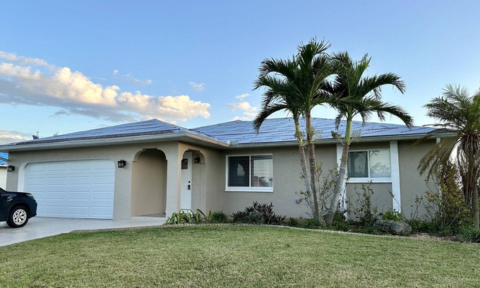 Oakland Hills House | House over the golf course with heated pool!