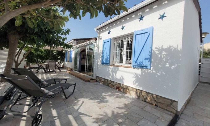 L'Escala House | House perfect condition, very quiet area at 750m beach, near supermarkets.