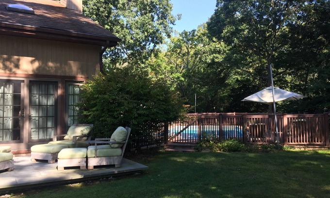 Flanders House | HOUSE ,POOL , NEARBY BEACHES , GOLFING, WINE TASTING , SHOPPING ,FINE DINING,