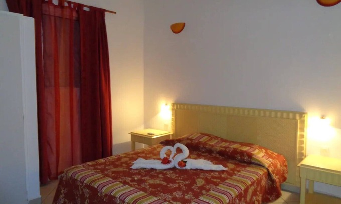 Anse des Rochers House | House robin