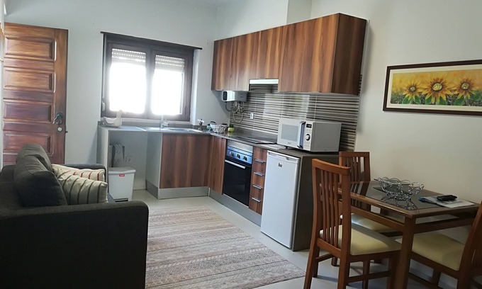 Faulha House | House T2, view Serra Arrábida, near the beach and private parking.