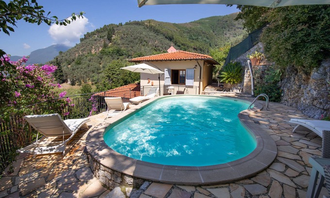 Camaiore Villa | House/Villa -Charme Toscana- Camaiore close Forte dei Marmi