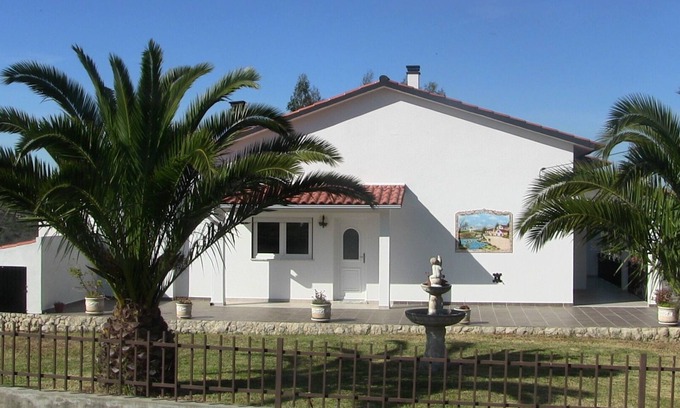Porto de Mos House | House - Villa for rent in the Center of Portugal in Casais do Vales