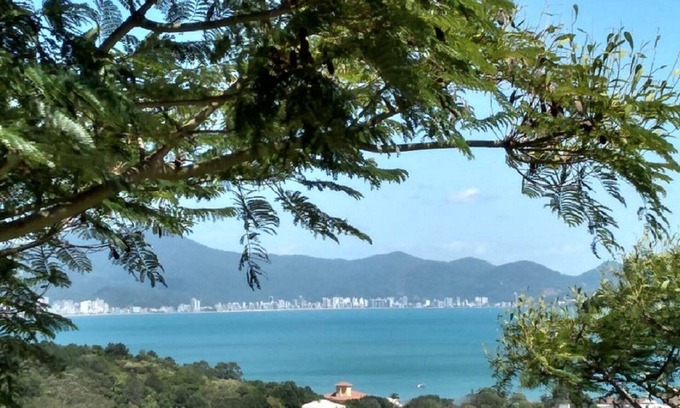 Porto Belo House | House w / air conditioning beautiful sea view in Porto Belo-SC - 8 people