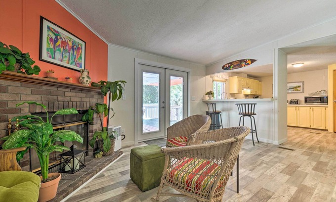 Silver Springs House | House w/ Deck + Fireplace, Walk to State Park