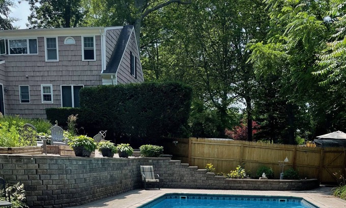 Wading River House | HOUSE W/POOL 1.5 miles from beach! Save 15% FOR A MONTH!