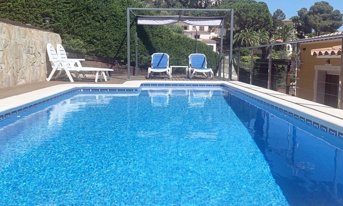 Canyet de Mar Ski Chalet | House with private pool in Rosamar, Costa Brava