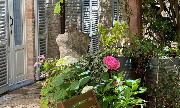 Fermo Apartment | House with a garden, downtown, 7 km from the beaches.