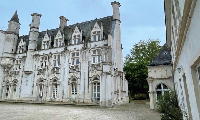 Sud Loire House | House with castle view