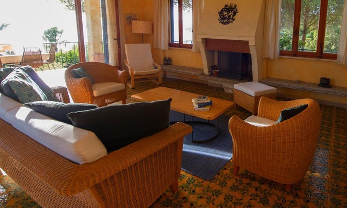 Madonna delle Grazie House | House with direct access and private terrace at sea only 10min from Capoliveri