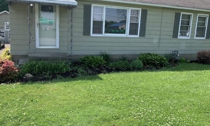 Heath House | House with fenced yard and easy access to I-70