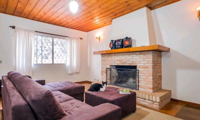 Jardim Nova Suica House | House with Fireplace in Montana